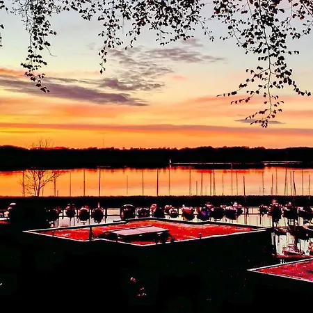 Hotel Fewo1846 - Residenz Am Yachthafen - Luxurioeses Strandhaus Mit 2 Schlafzimmern 4*