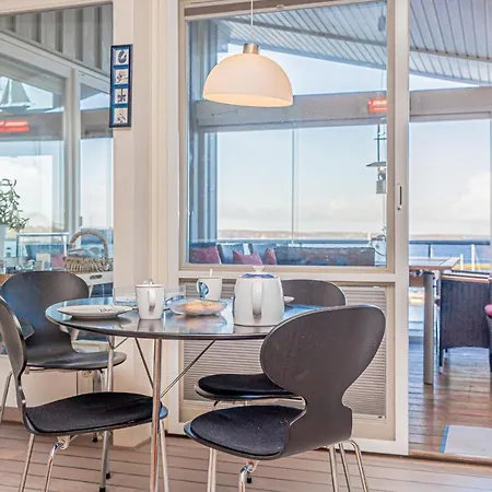 Hotel Fewo1846 - Residenz Am Yachthafen - Luxurioeses Strandhaus Mit 2 Schlafzimmern 4*